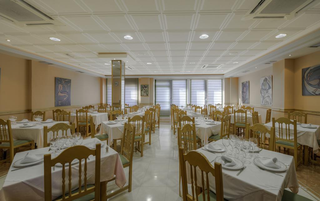 Hostal Restaurante La Pineda El Barco de Ávila Buitenkant foto