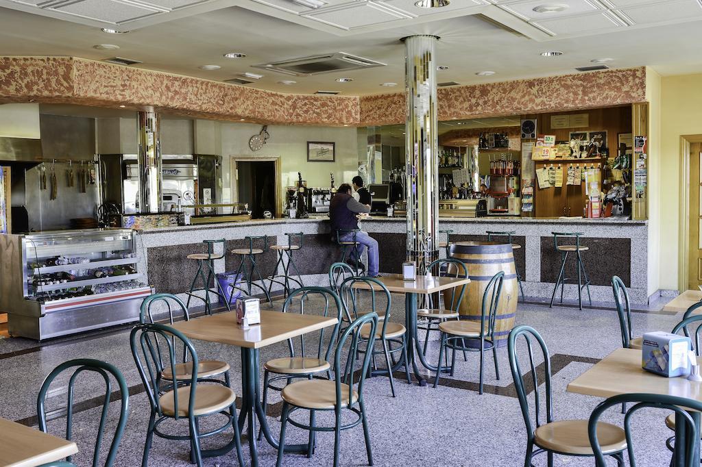 Hostal Restaurante La Pineda El Barco de Ávila Buitenkant foto